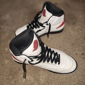 Mens jordan 2,s.  OG .. Chicago.